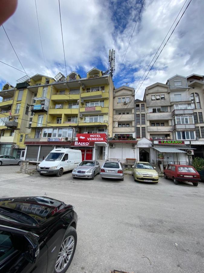 Hotel Venecia Apartments Struga Exteriör bild